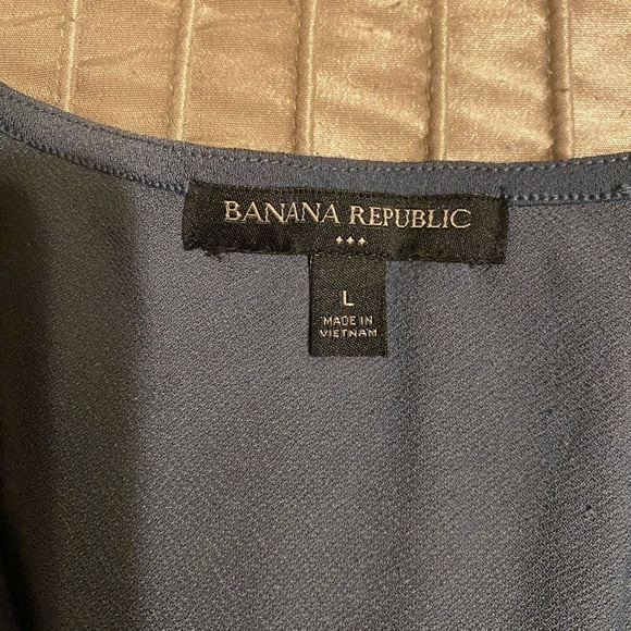 EUC - Banana Republic Crepe Wrap Sterling Grey Blouse. Size Large. - Picture 5 of 7